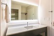 La Quinta Inn & Suites by Wyndham Atlanta Midtown - Buckhead - Second Medium