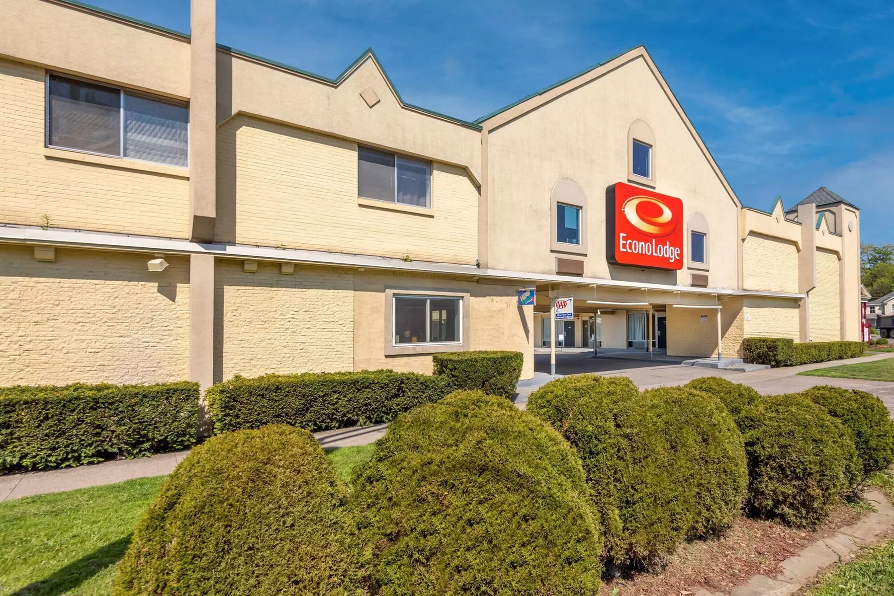 Econo Lodge Cortland - Primary Image