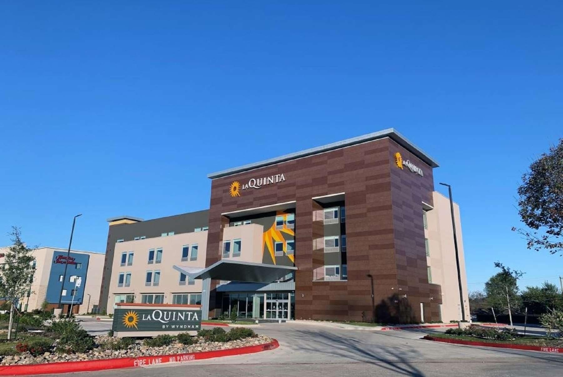 La Quinta Inn & Suites by Wyndham Dallas/Fairpark