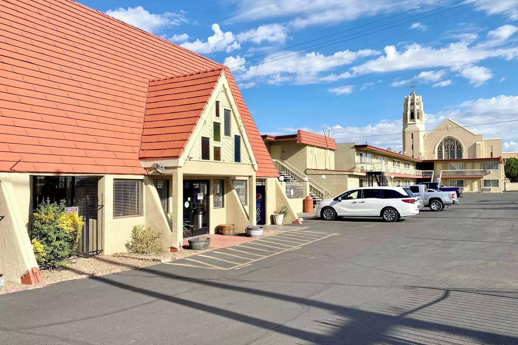 Super 8 by Wyndham Albuquerque Downtown - Primary Image