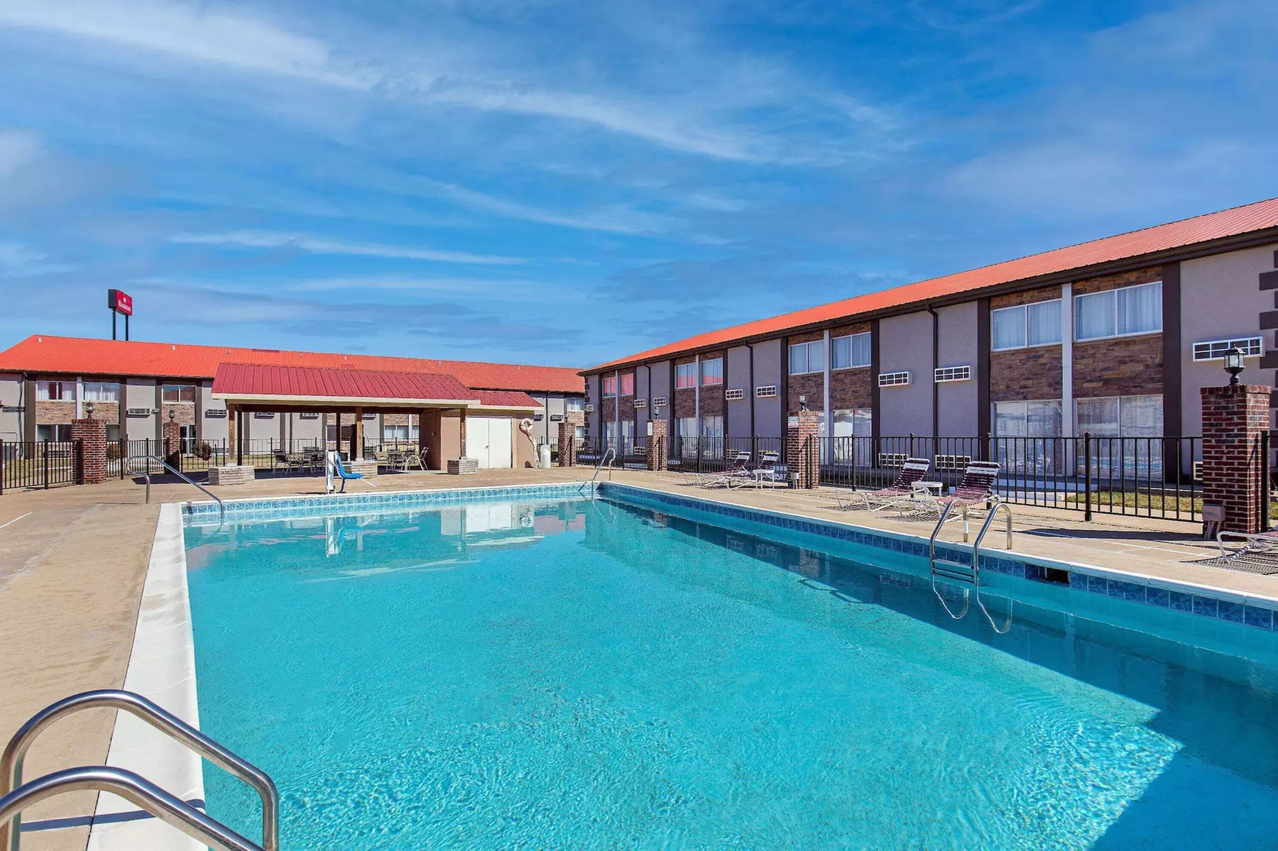 Ramada by Wyndham Bowling Green - Primary Image