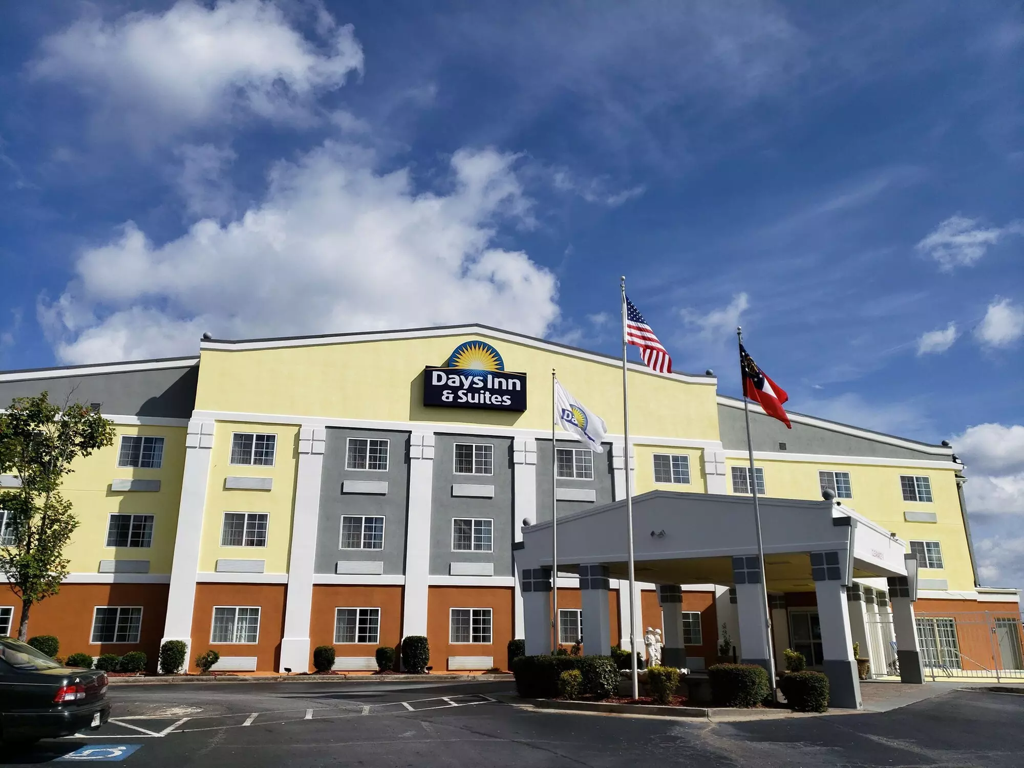Days Inn & Suites by Wyndham Union City - Primary Image