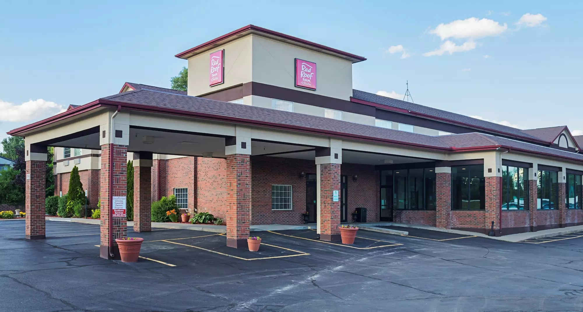 Red Roof Inn & Suites Lake Orion/ Auburn Hills - Primary Image