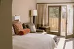 Knob Hill Inn - Second Medium