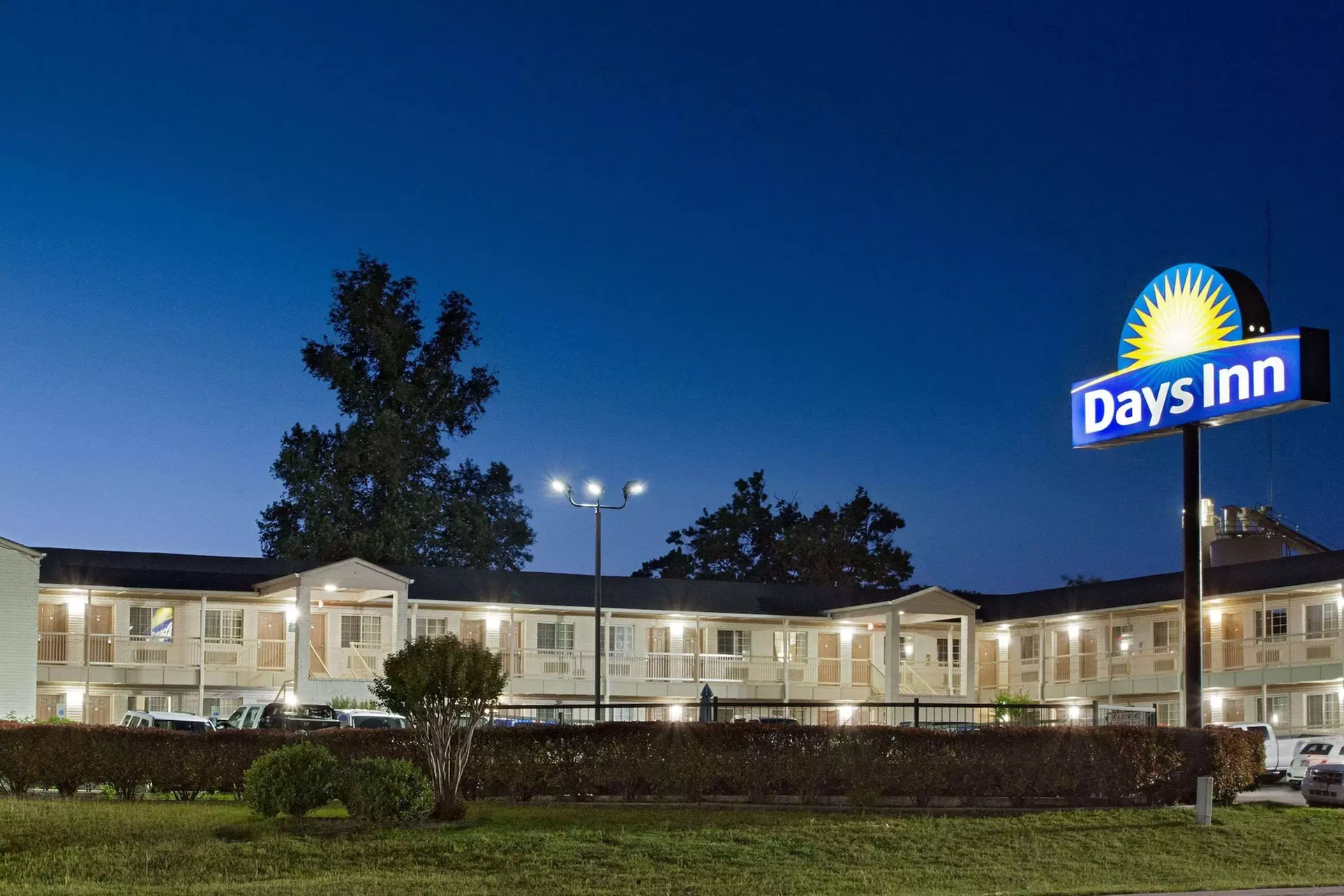 Days Inn by Wyndham Kerrville - Primary Image