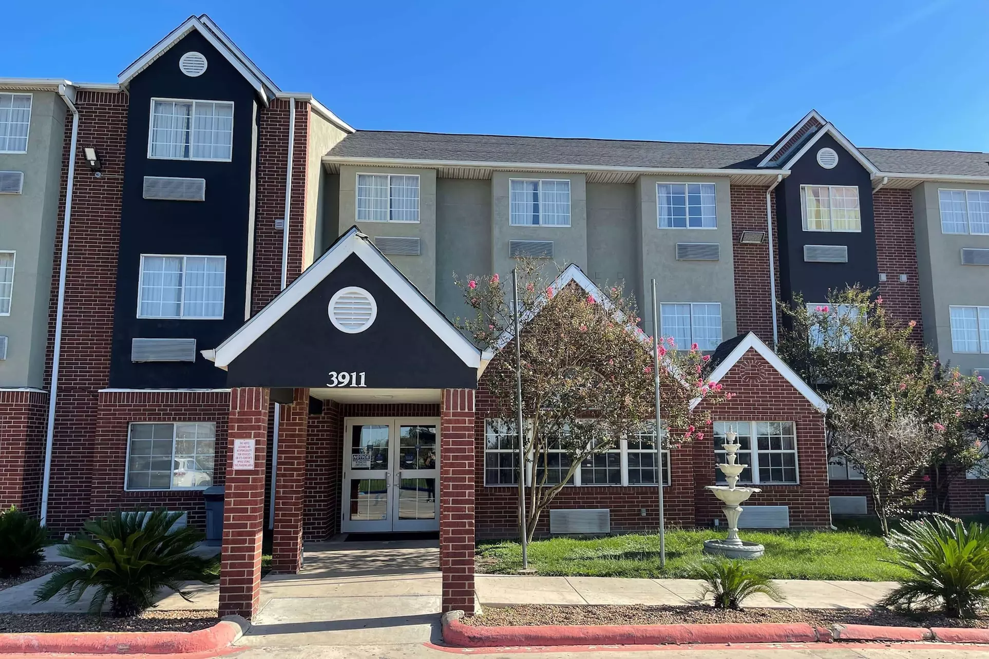 Super 8 by Wyndham San Antonio Downtown NE - Primary Image