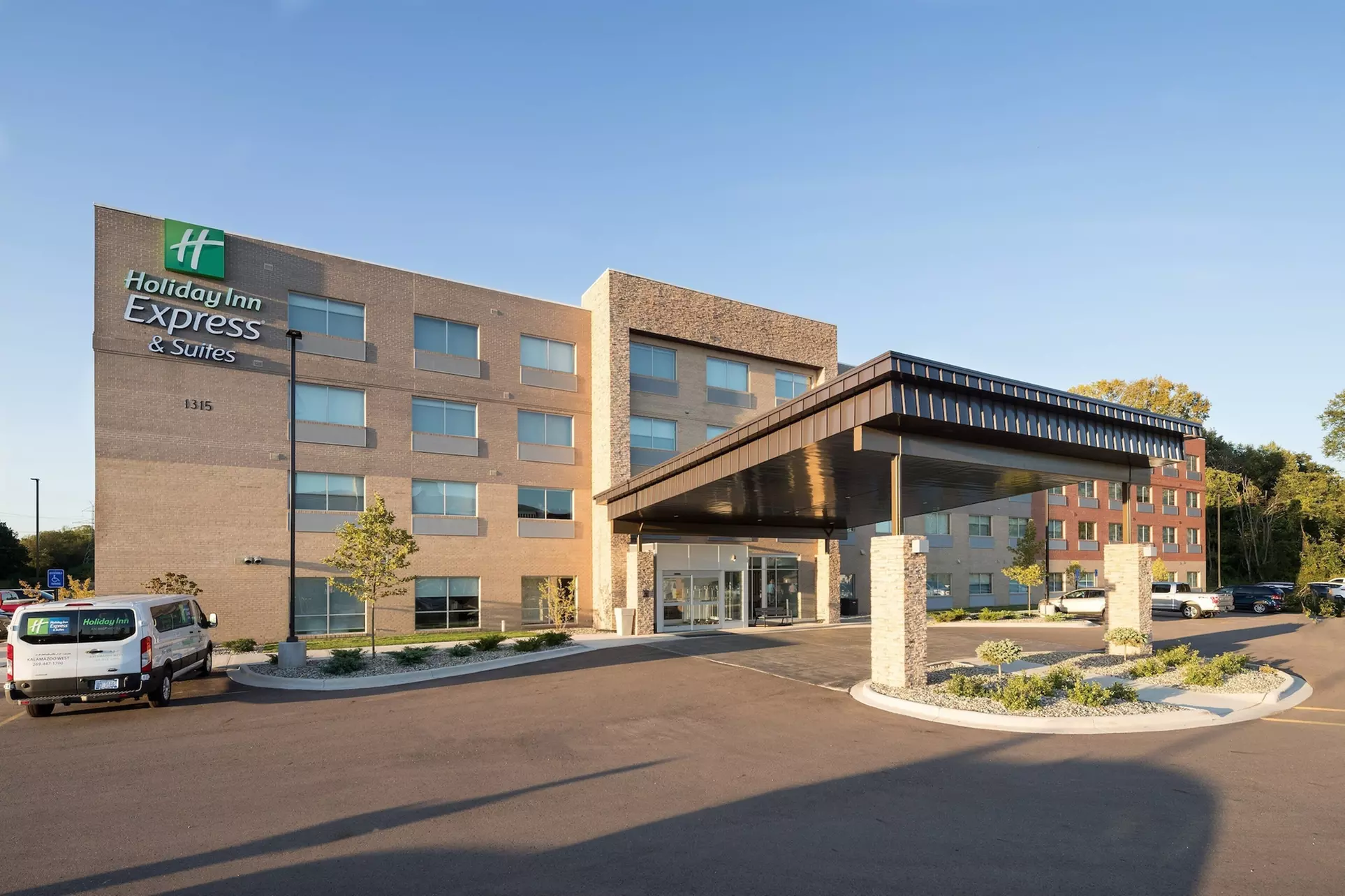 Holiday Inn Express and Suites Kalamazoo West, an IHG Hotel - Primary Image