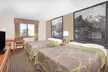 Super 8 by Wyndham Riverton - Second Medium