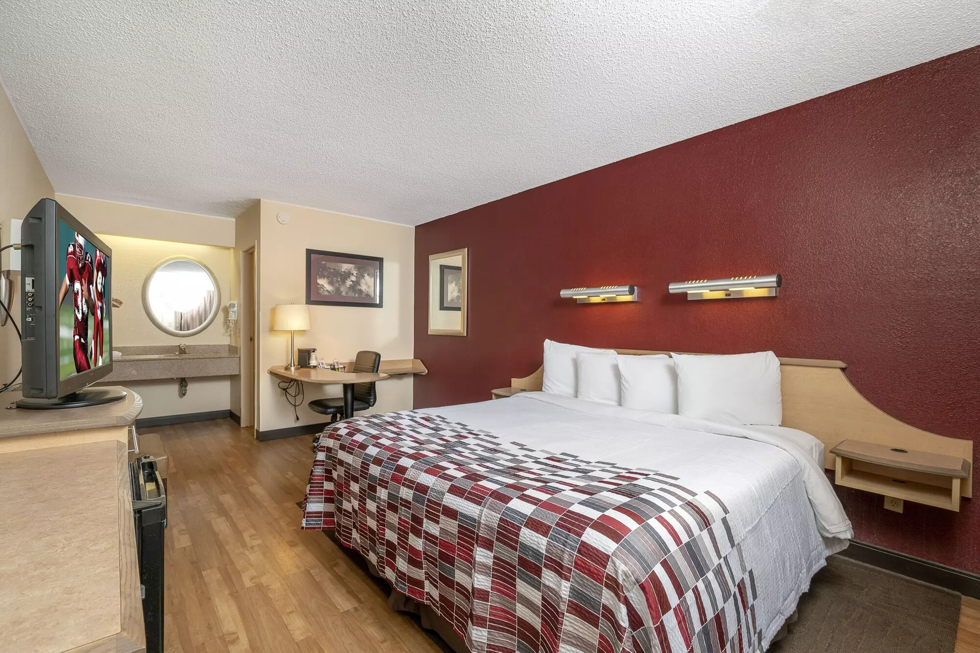 Red Roof Inn Philadelphia - Oxford Valley - Primary Image