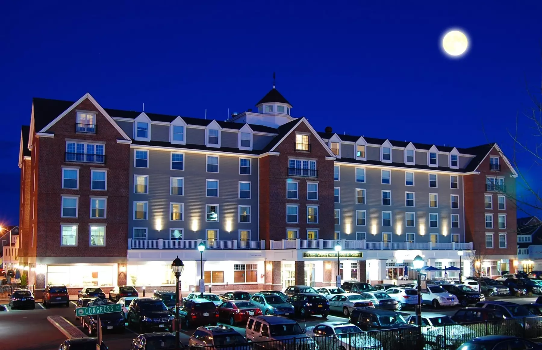 Salem Waterfront Hotel & Suites - Primary Image