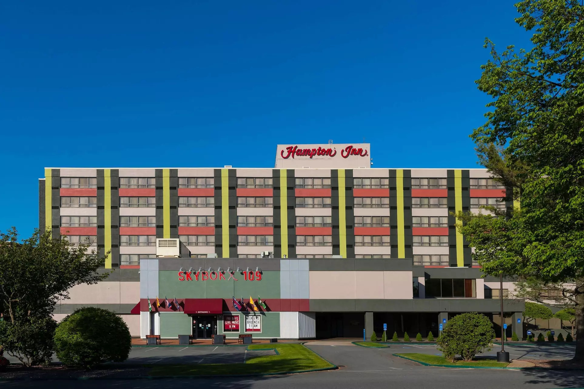 Hampton Inn Boston Natick - Primary Image