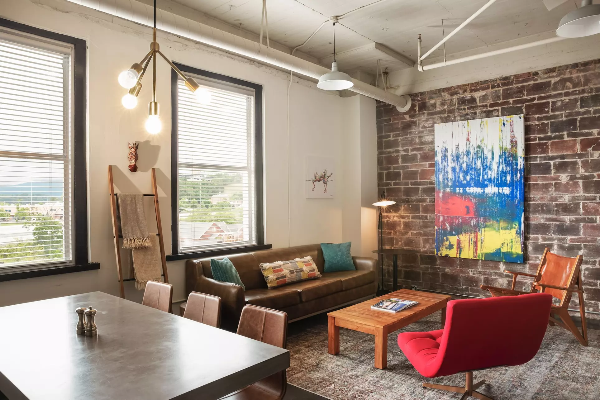 Hotel Clemons - Primary Image