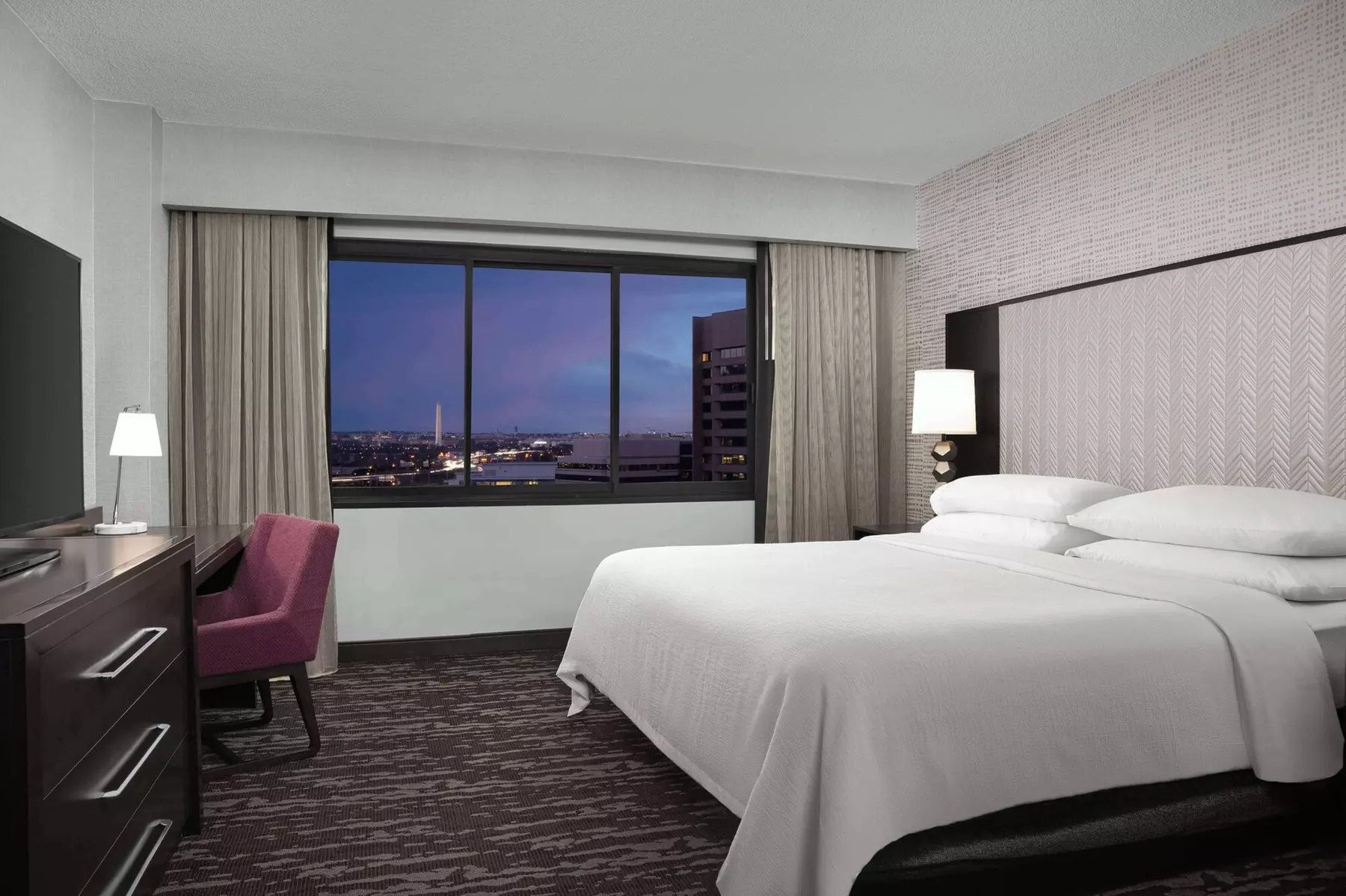 Embassy Suites by Hilton Crystal City National Airport - Primary Image