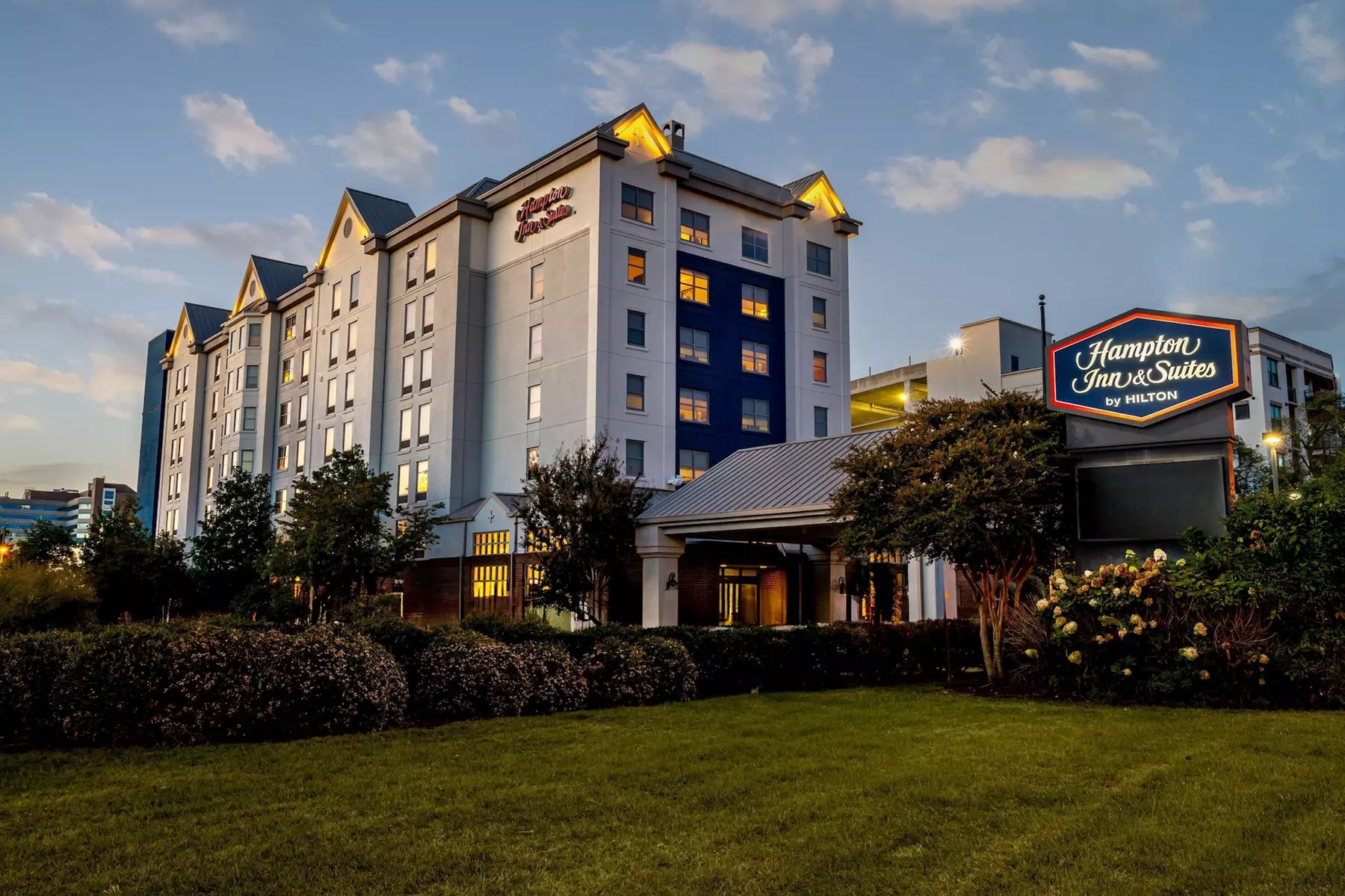 Hampton Inn & Suites Nashville-Vanderbilt-Elliston Place - Primary Image