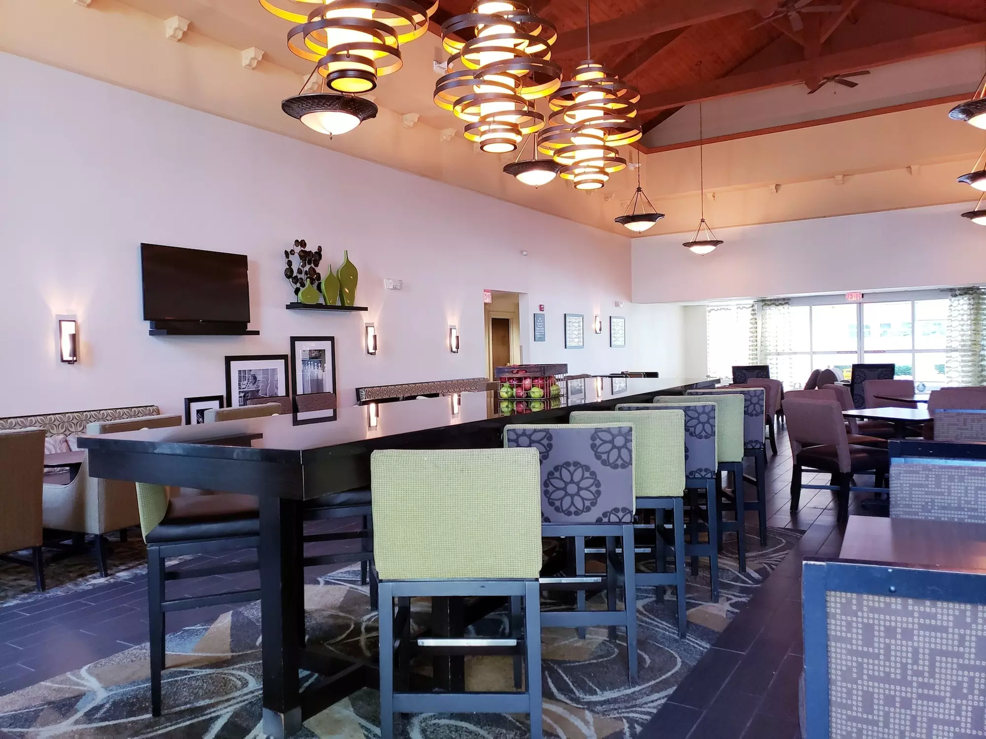 Hampton Inn & Suites Newtown - Primary Image
