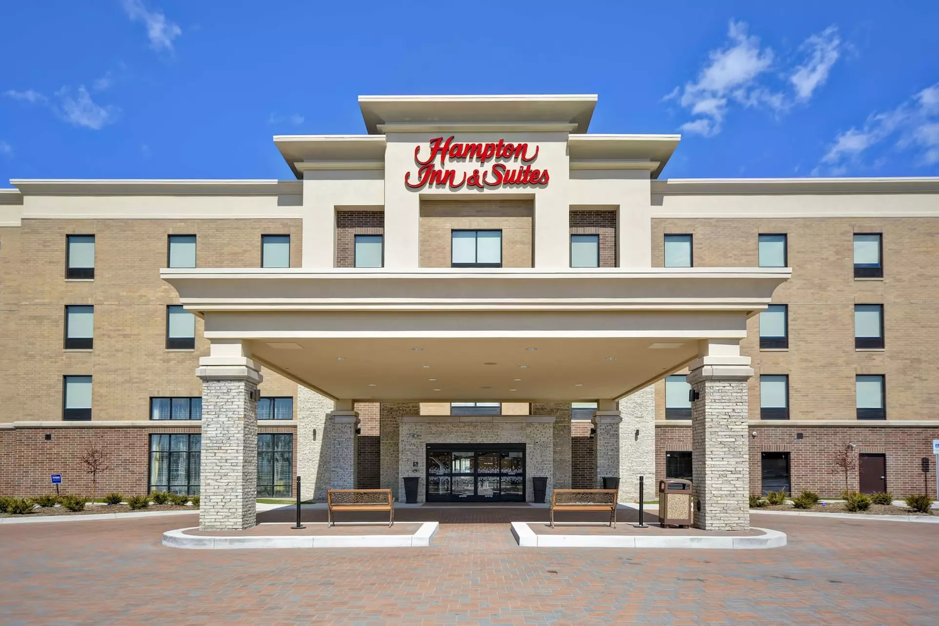 Hampton Inn & Suites Detroit/Warren - Primary Image