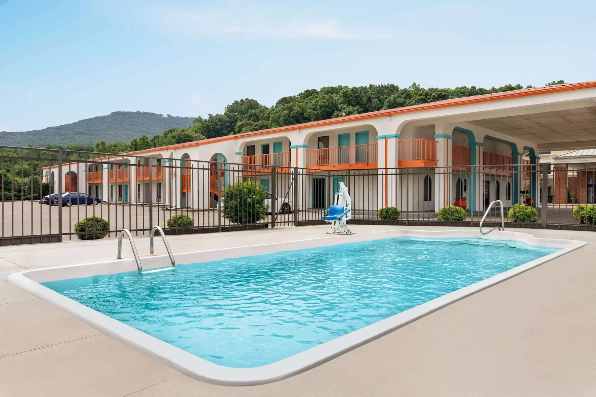 Howard Johnson by Wyndham Chattanooga Lookout Mountain I-24 - Primary Image
