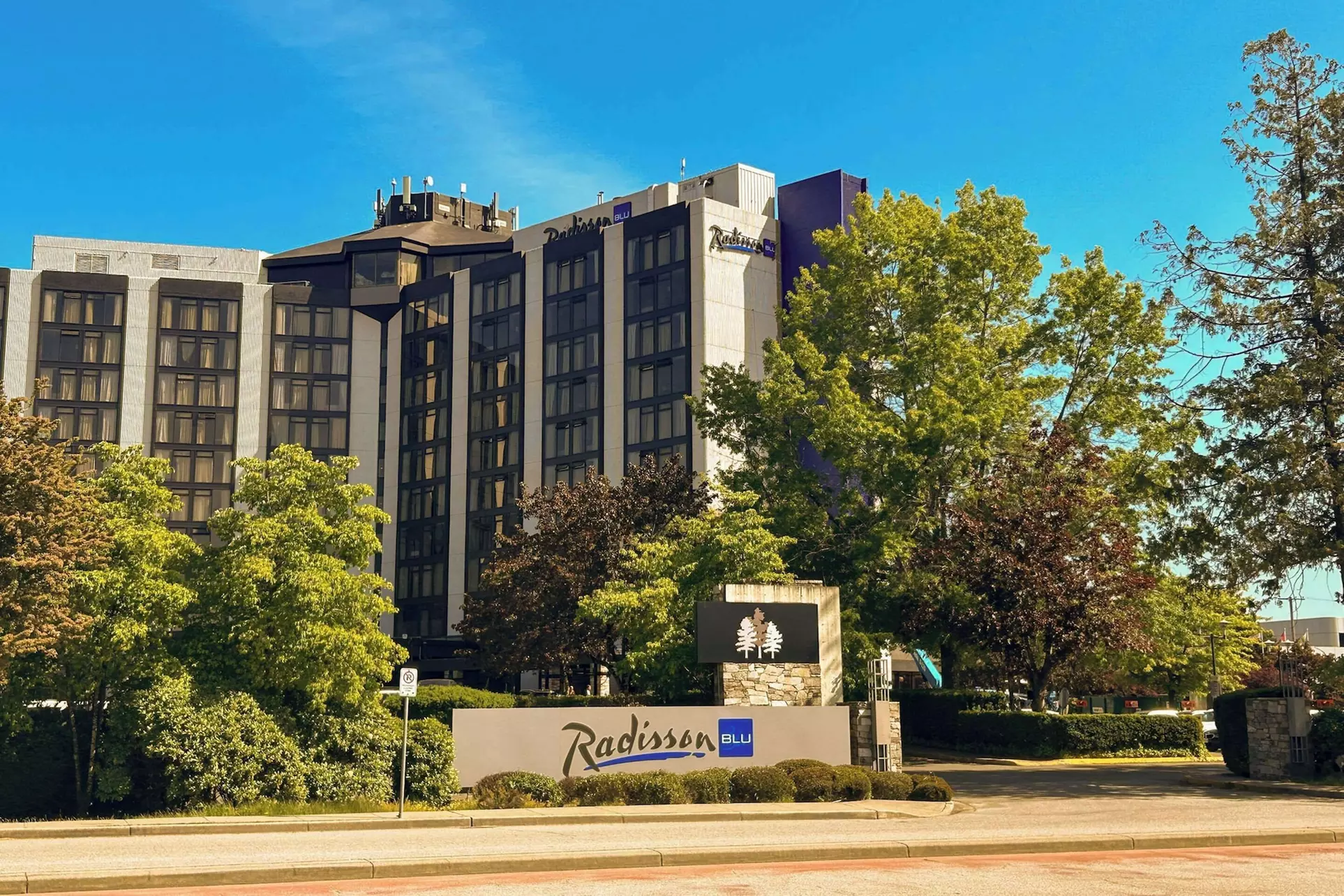 Radisson Blu Vancouver Airport Hotel & Marina - Primary Image