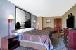 Super 8 by Wyndham Booneville - Second Medium