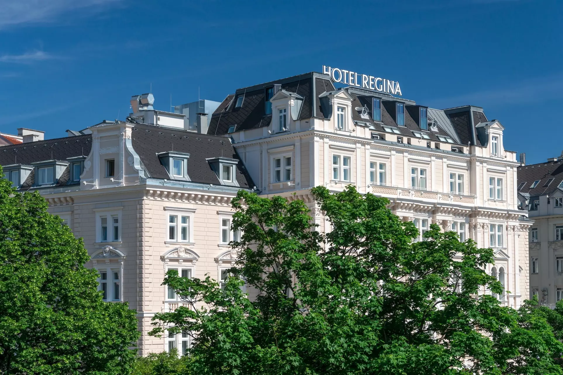 Hotel Regina - Primary Image