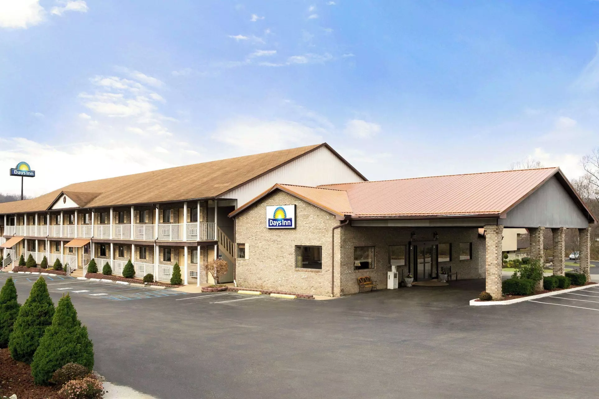 Days Inn by Wyndham Huntington - Primary Image