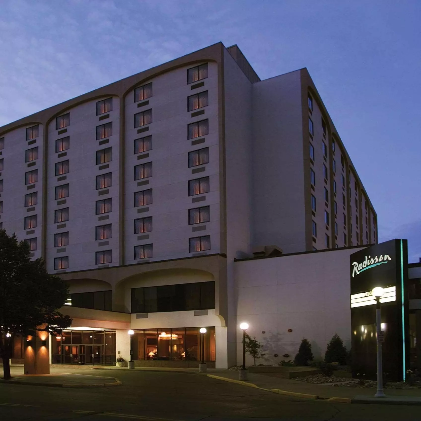 Radisson Hotel Bismarck - Primary Image