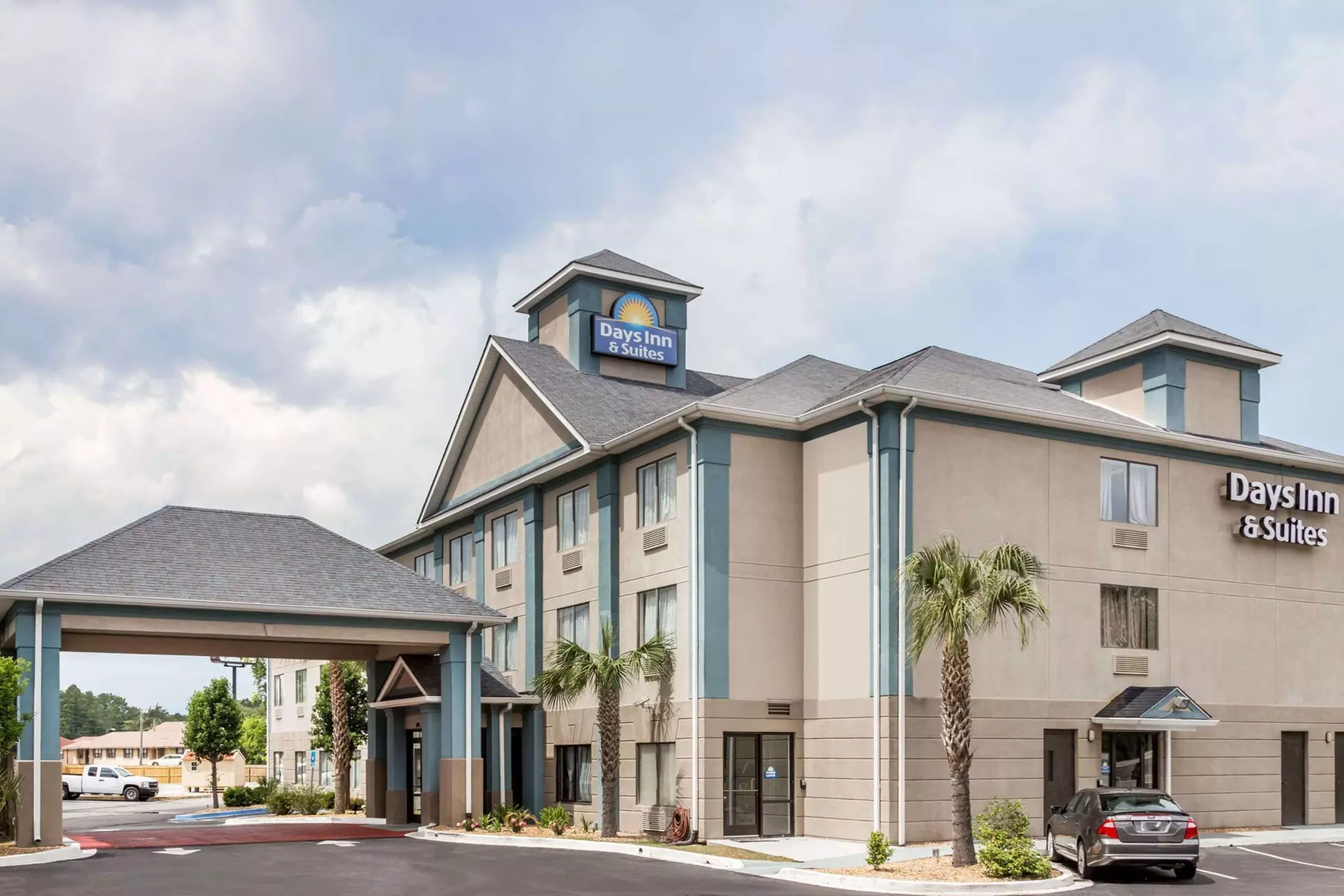 Jesup Inn & Suites - Primary Image