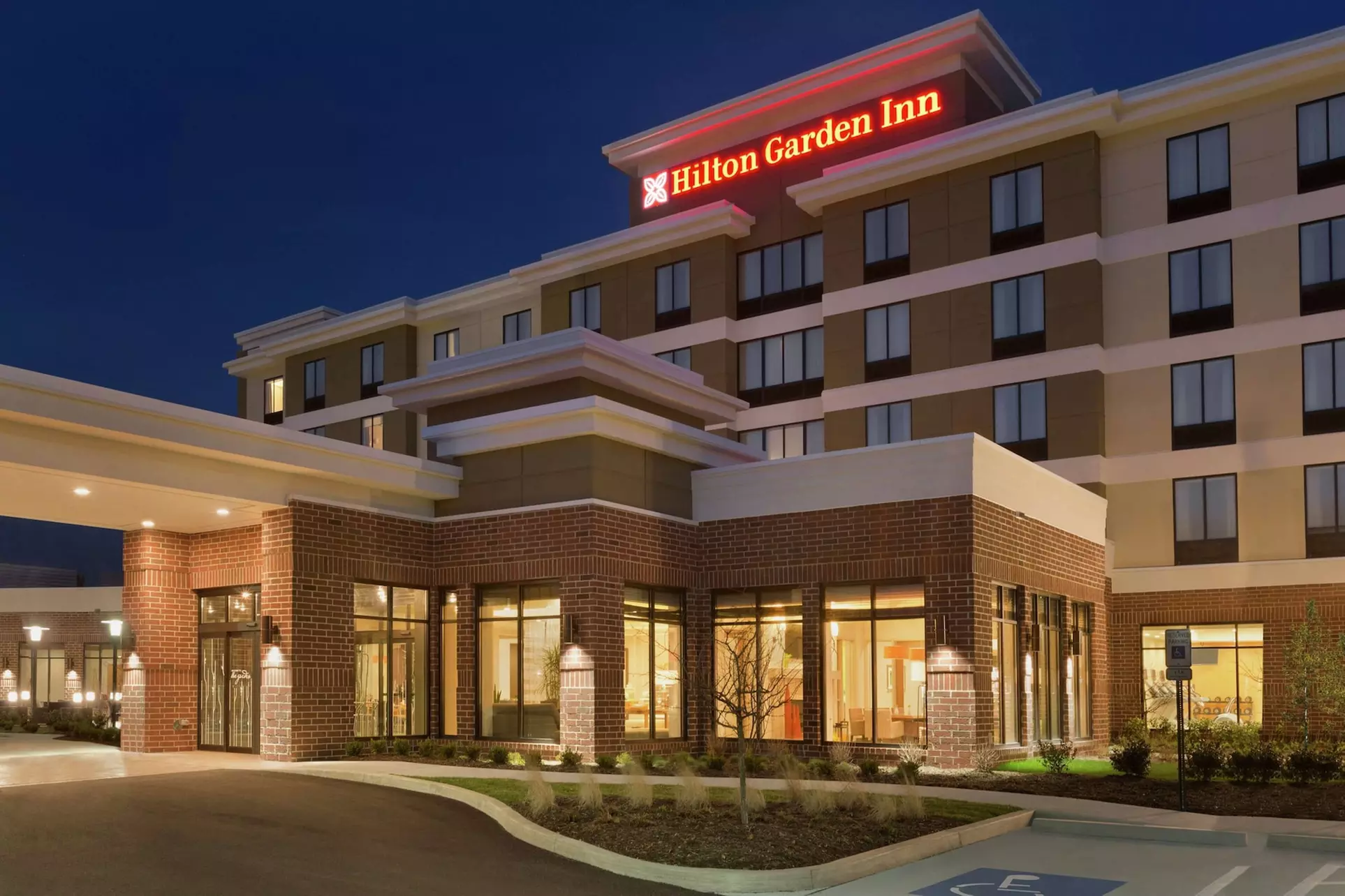 Hilton Garden Inn Pittsburgh Airport South-Robinson Mall - Primary Image