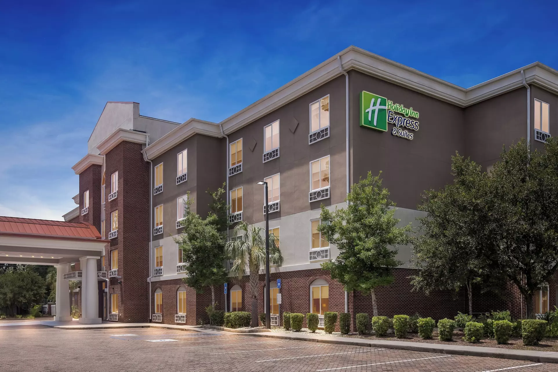 Holiday Inn Express and Suites Savannah - Midtown by IHG - Primary Image