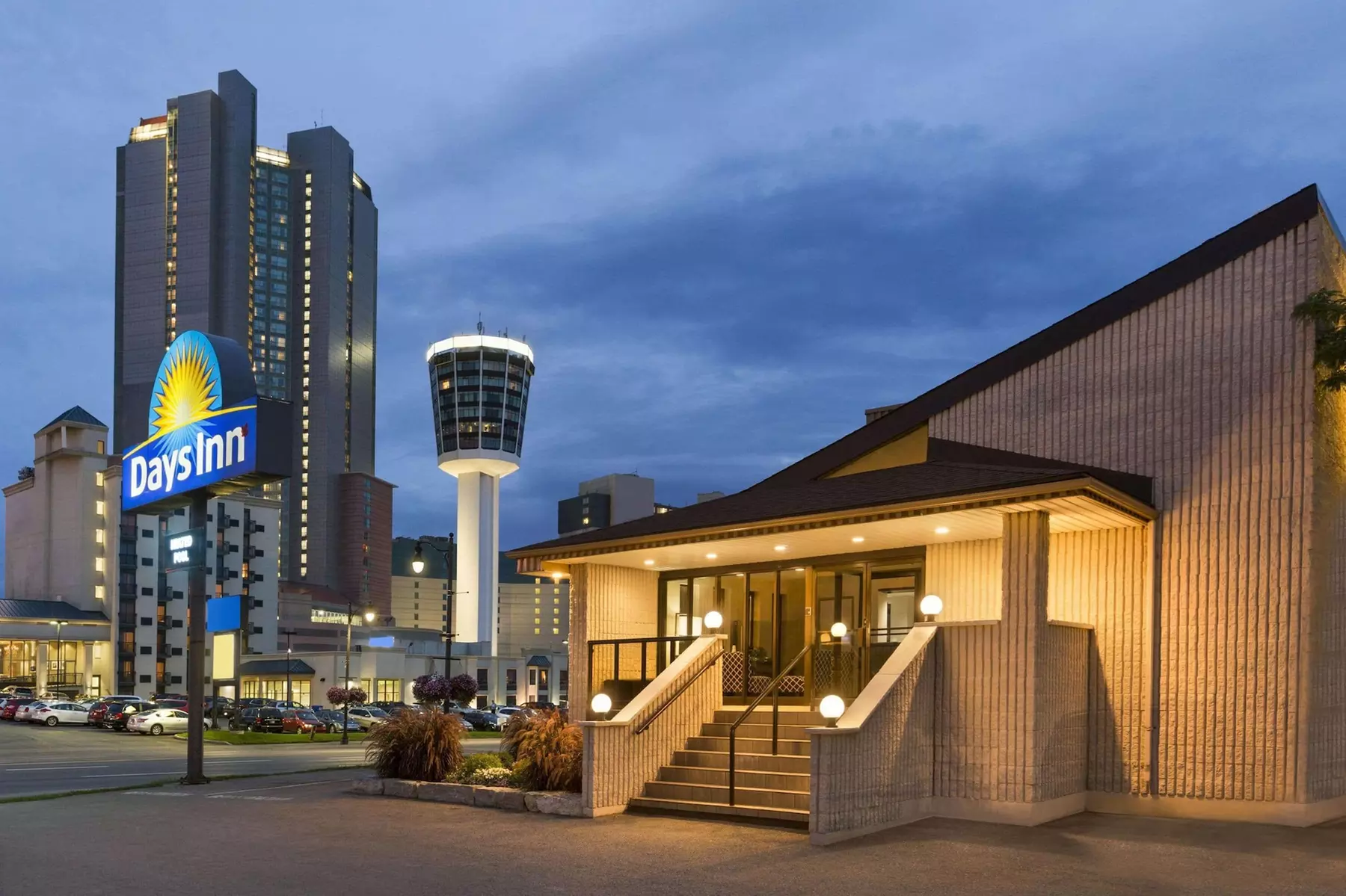 Days Inn by Wyndham Fallsview - Primary Image