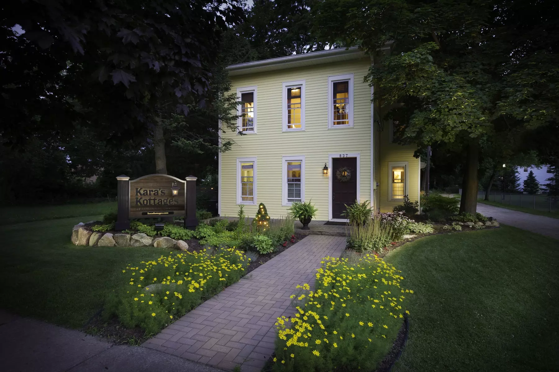 Kara's Kottages @ W. Main St - Primary Image