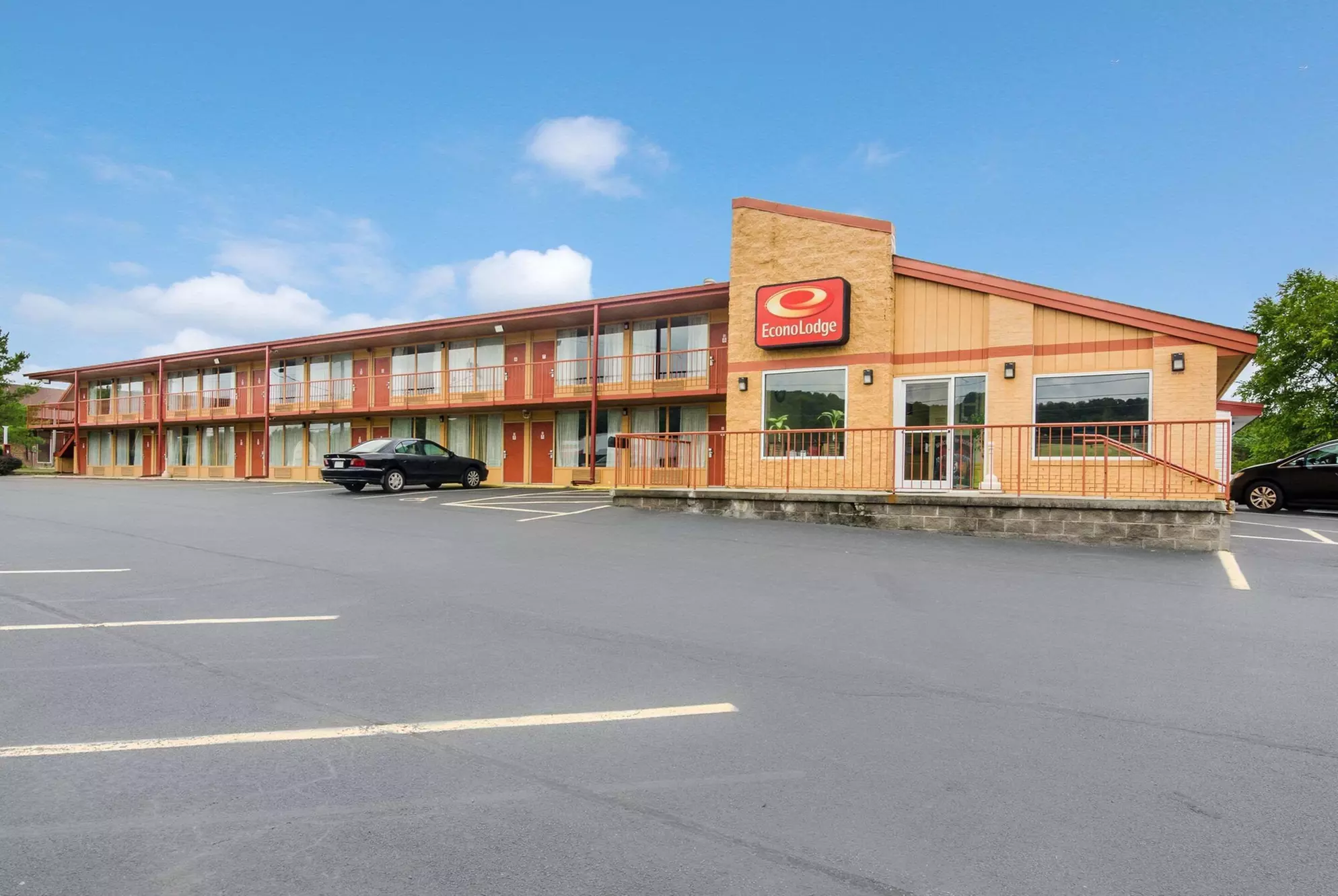 Econo Lodge Marion I-81 - Primary Image
