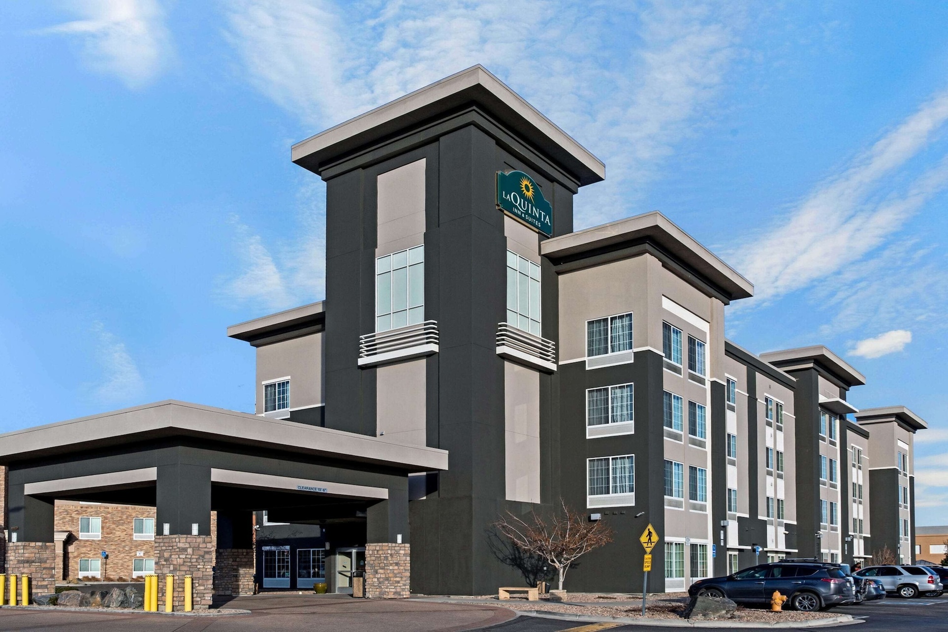 La Quinta Inn & Suites by Wyndham Denver Gateway Park