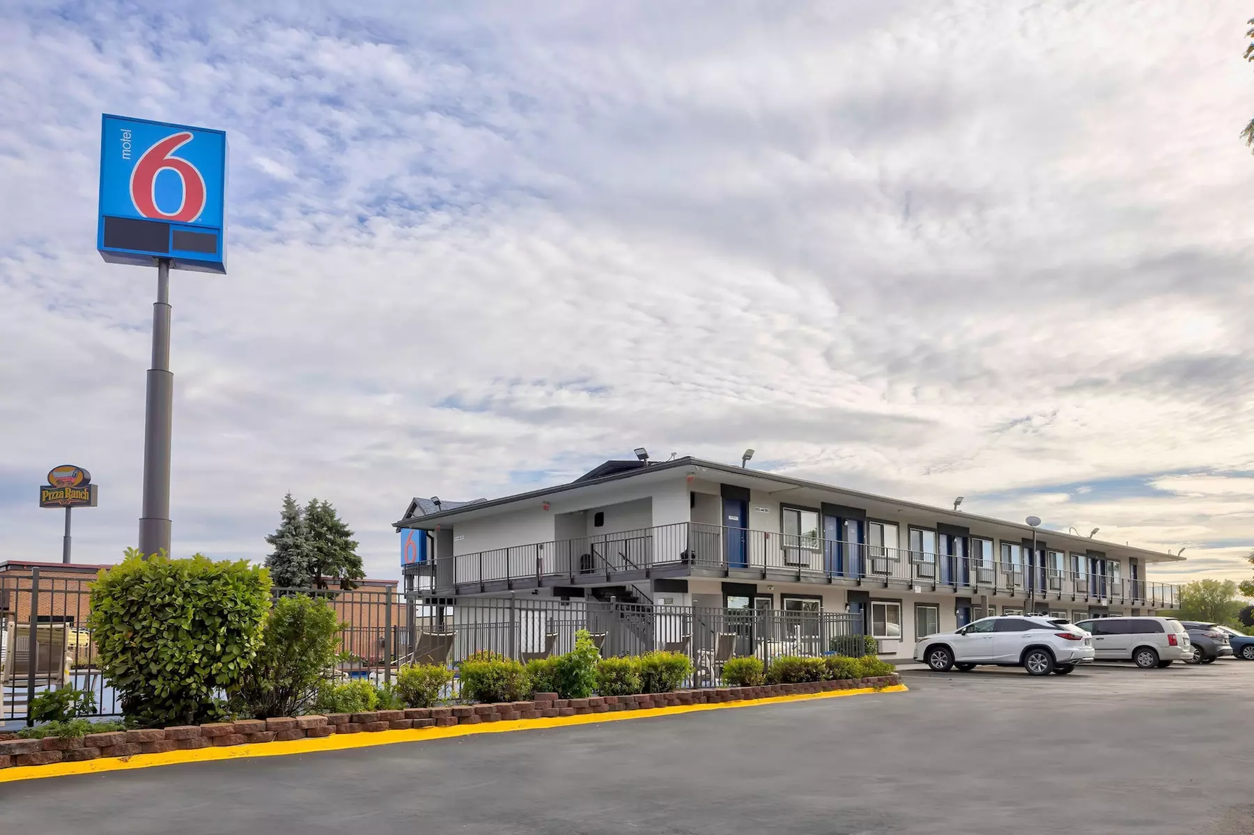 Motel 6 Oshkosh, WI - Primary Image