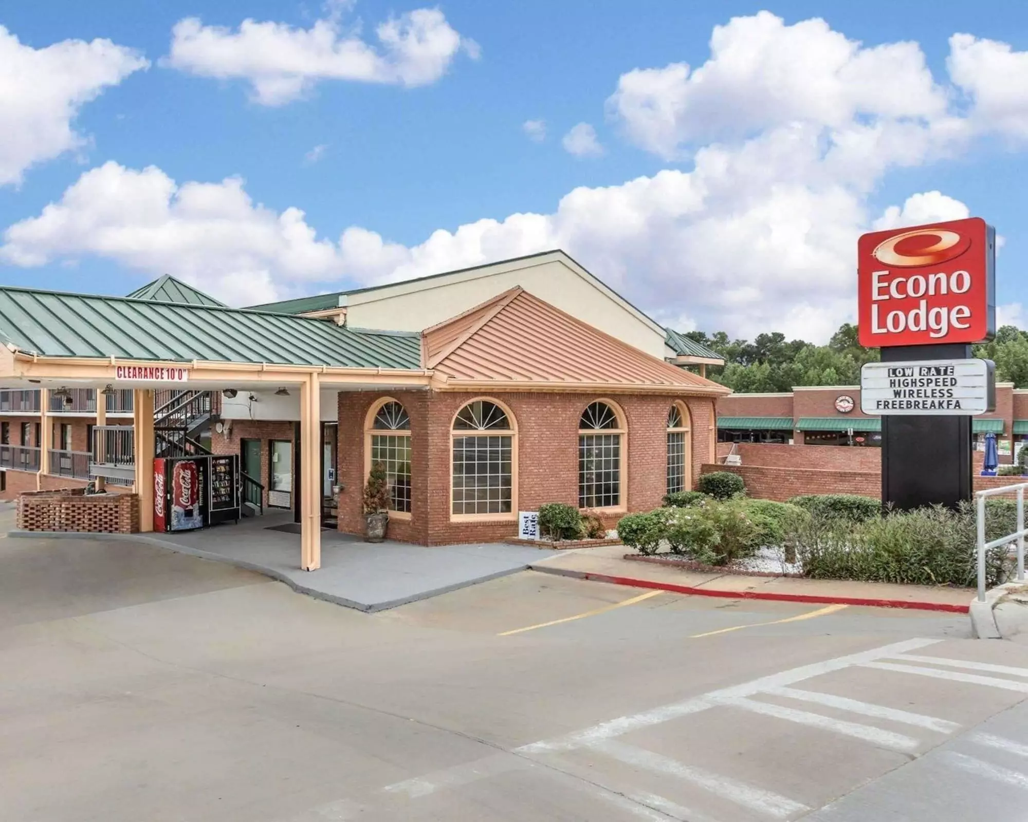 Econo Lodge Acworth - Primary Image