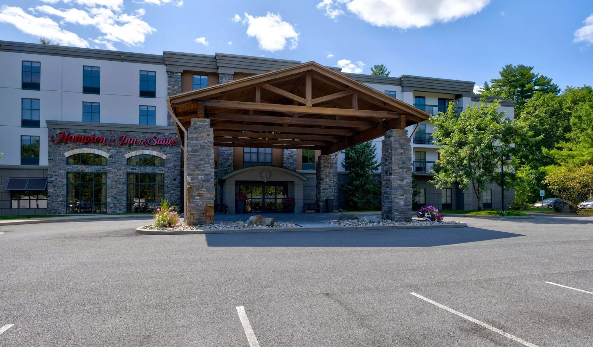 Hampton Inn & Suites Lake George - Primary Image