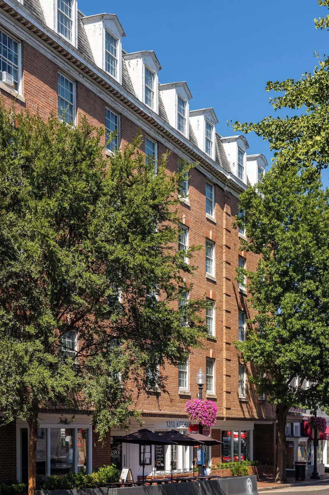 Georgetown Inn - Primary Image