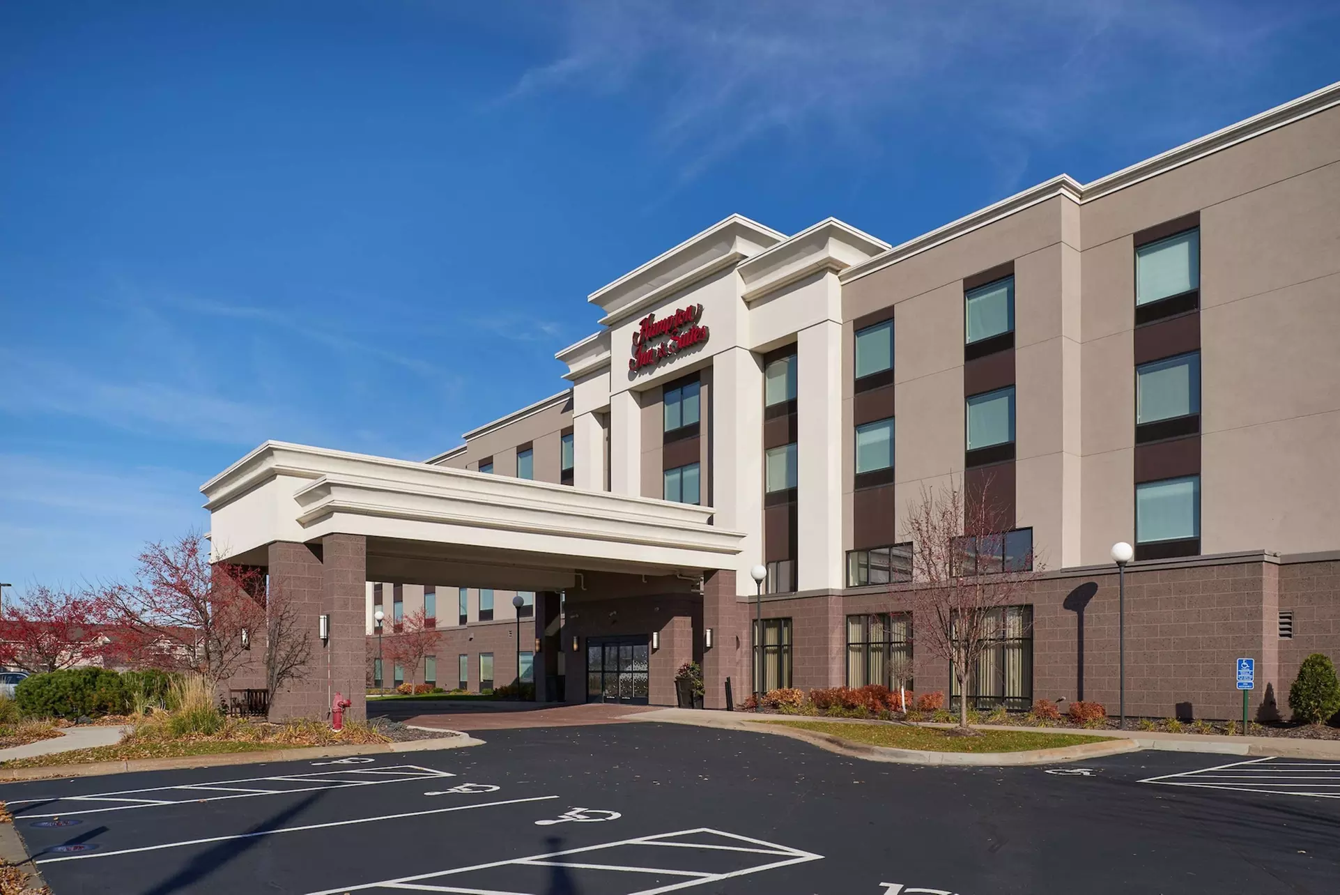 Hampton Inn & Suites Rogers - Primary Image