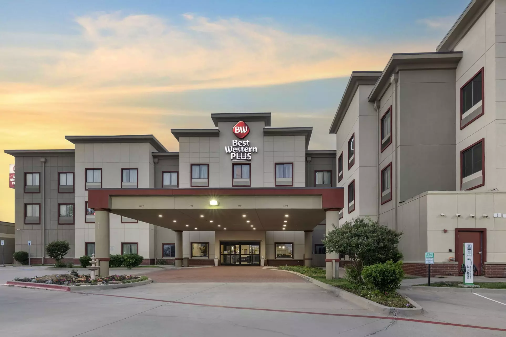Best Western Plus Texoma Hotel & Suites - Primary Image