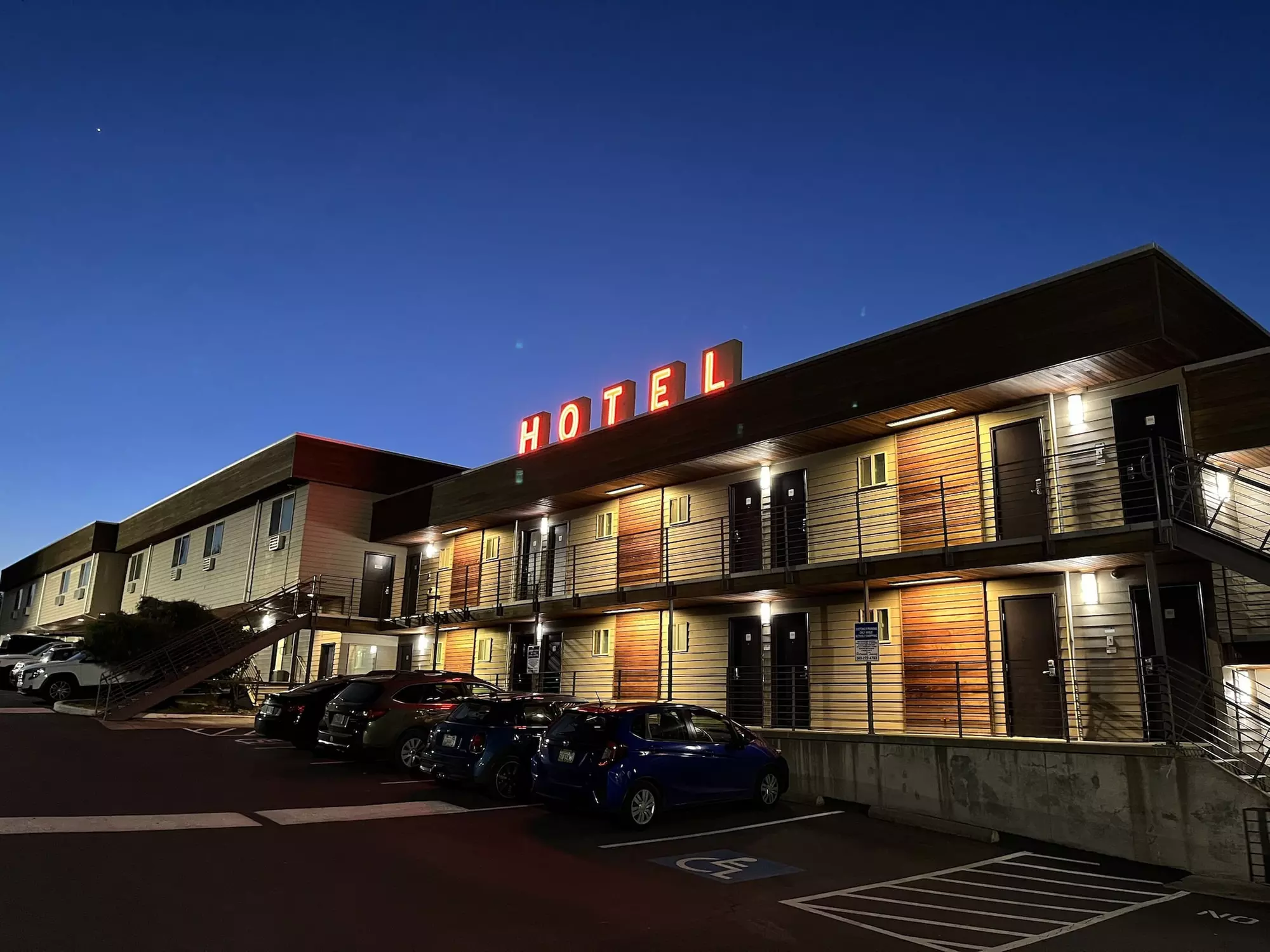 Aladdin Inn & Suites - Primary Image