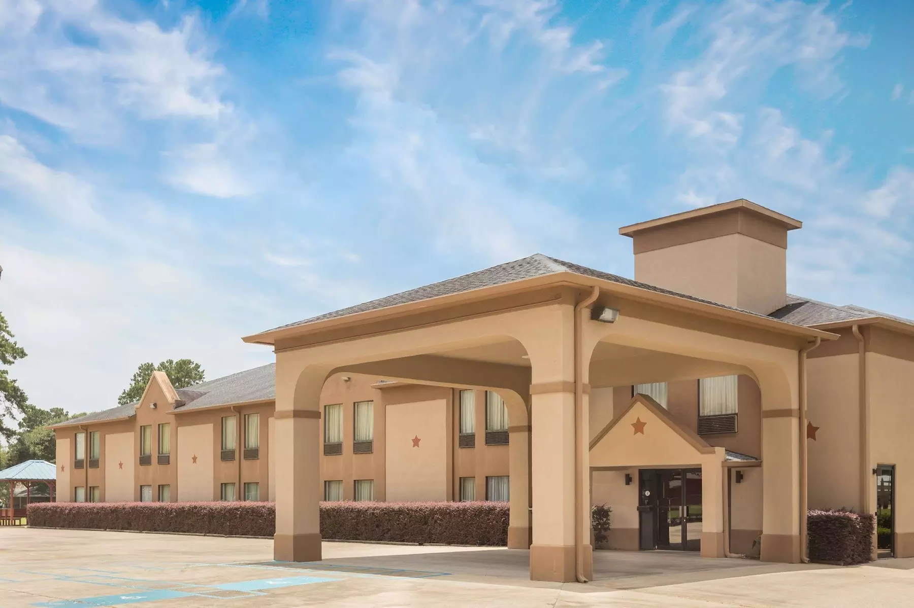 Days Inn & Suites by Wyndham Eunice - Primary Image