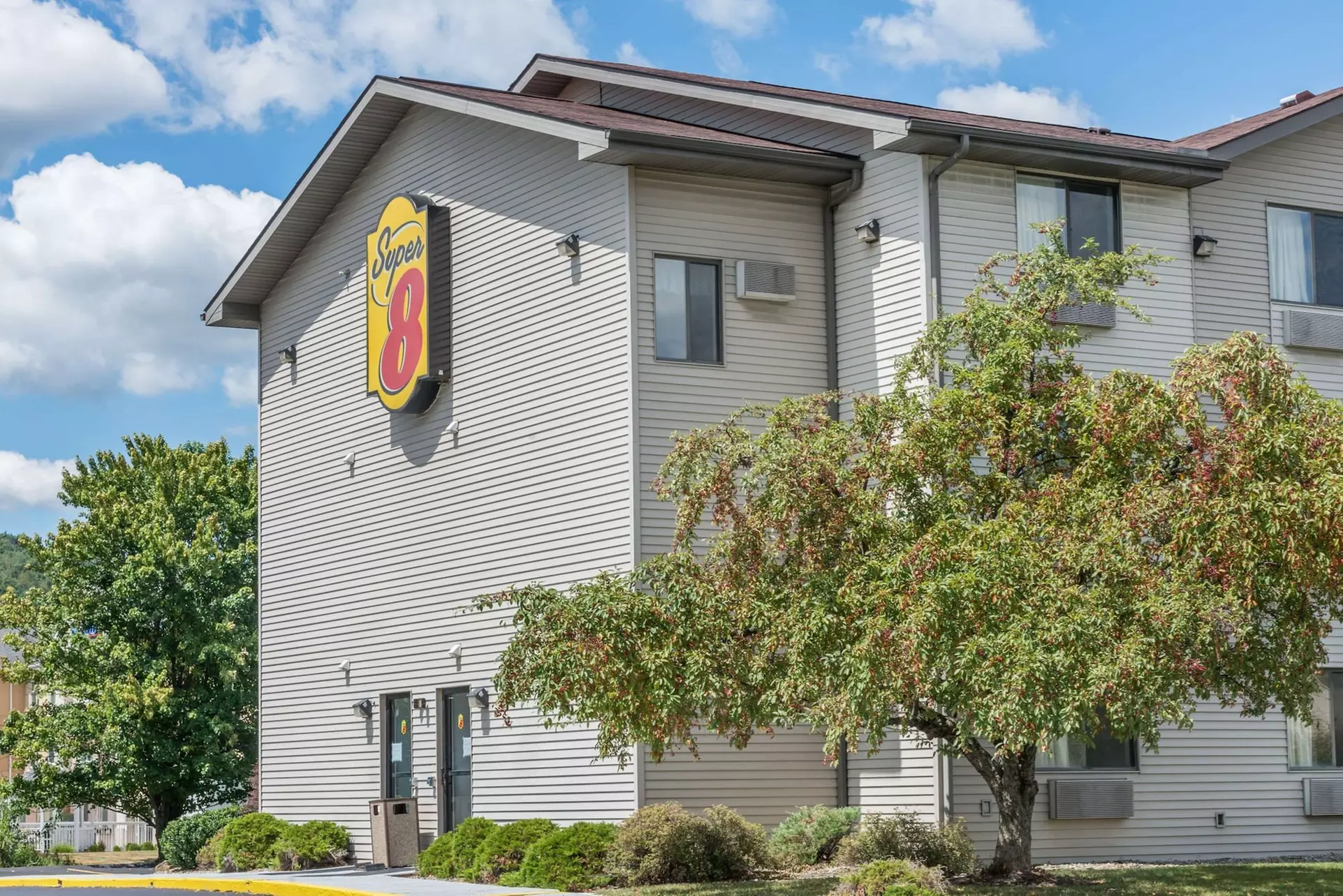 Super 8 by Wyndham New Stanton - Primary Image