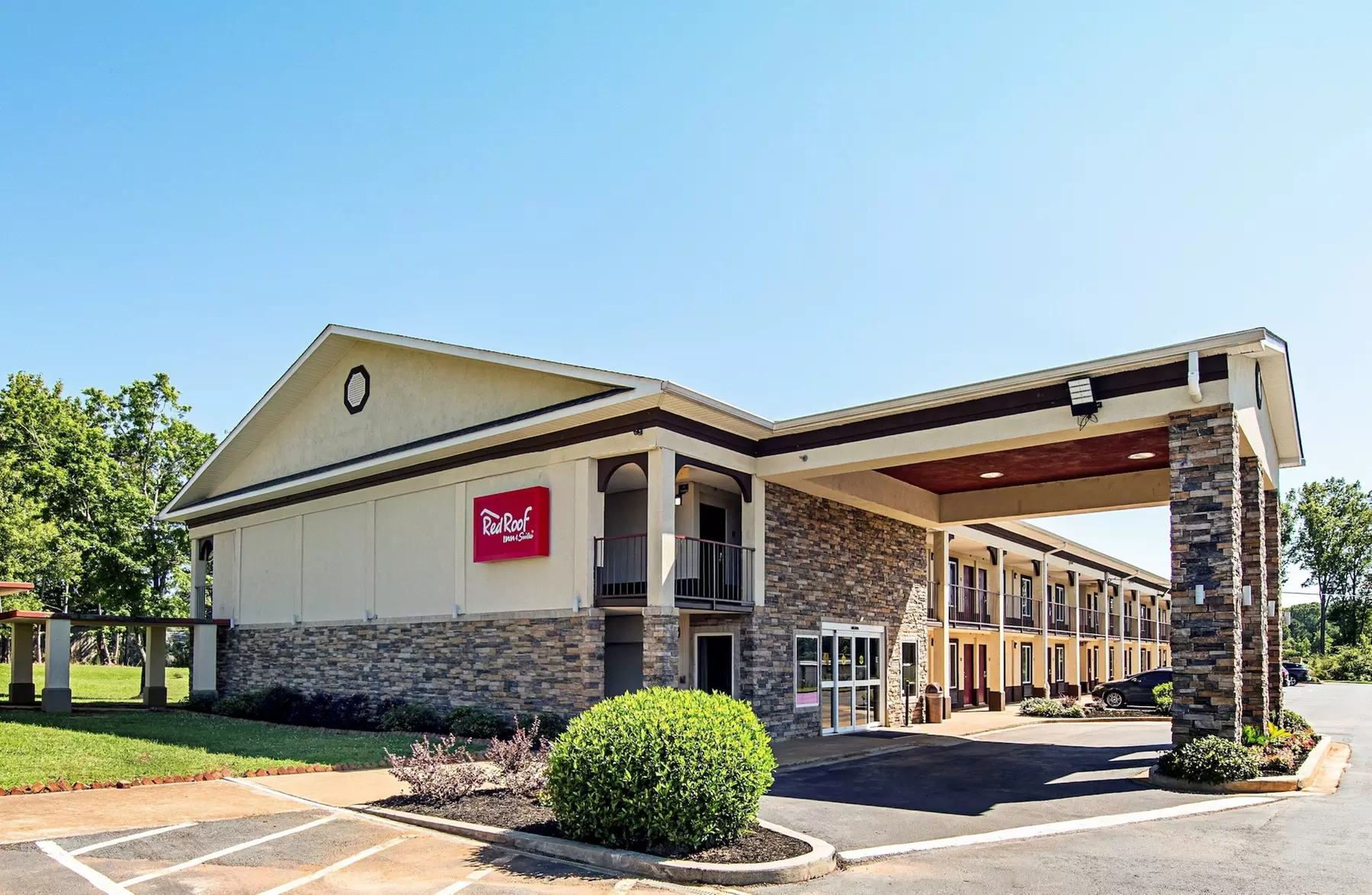 Red Roof Inn & Suites Greenwood, SC - Primary Image