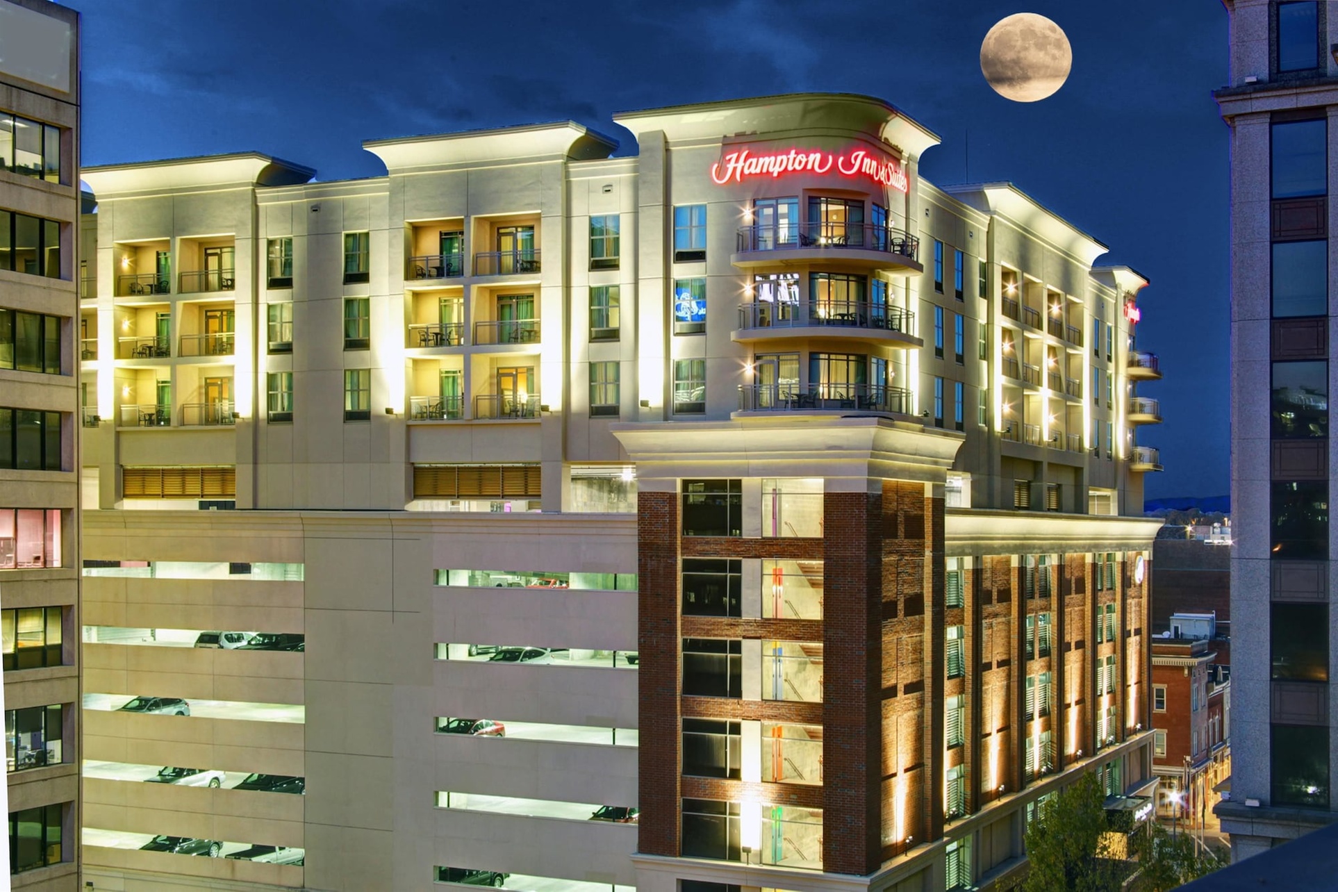 Hampton Inn & Suites Roanoke-Downtown