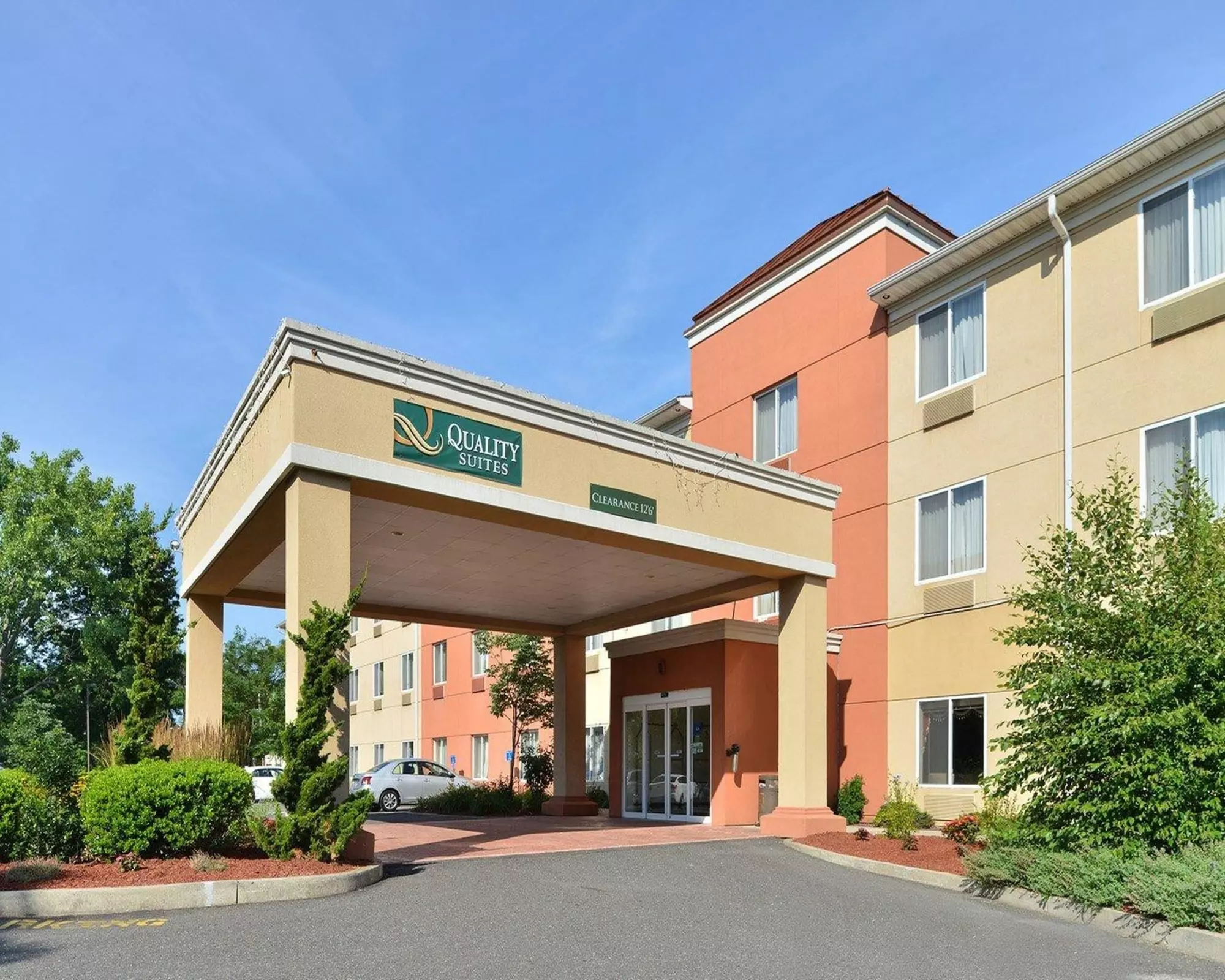 Quality Suites - Primary Image