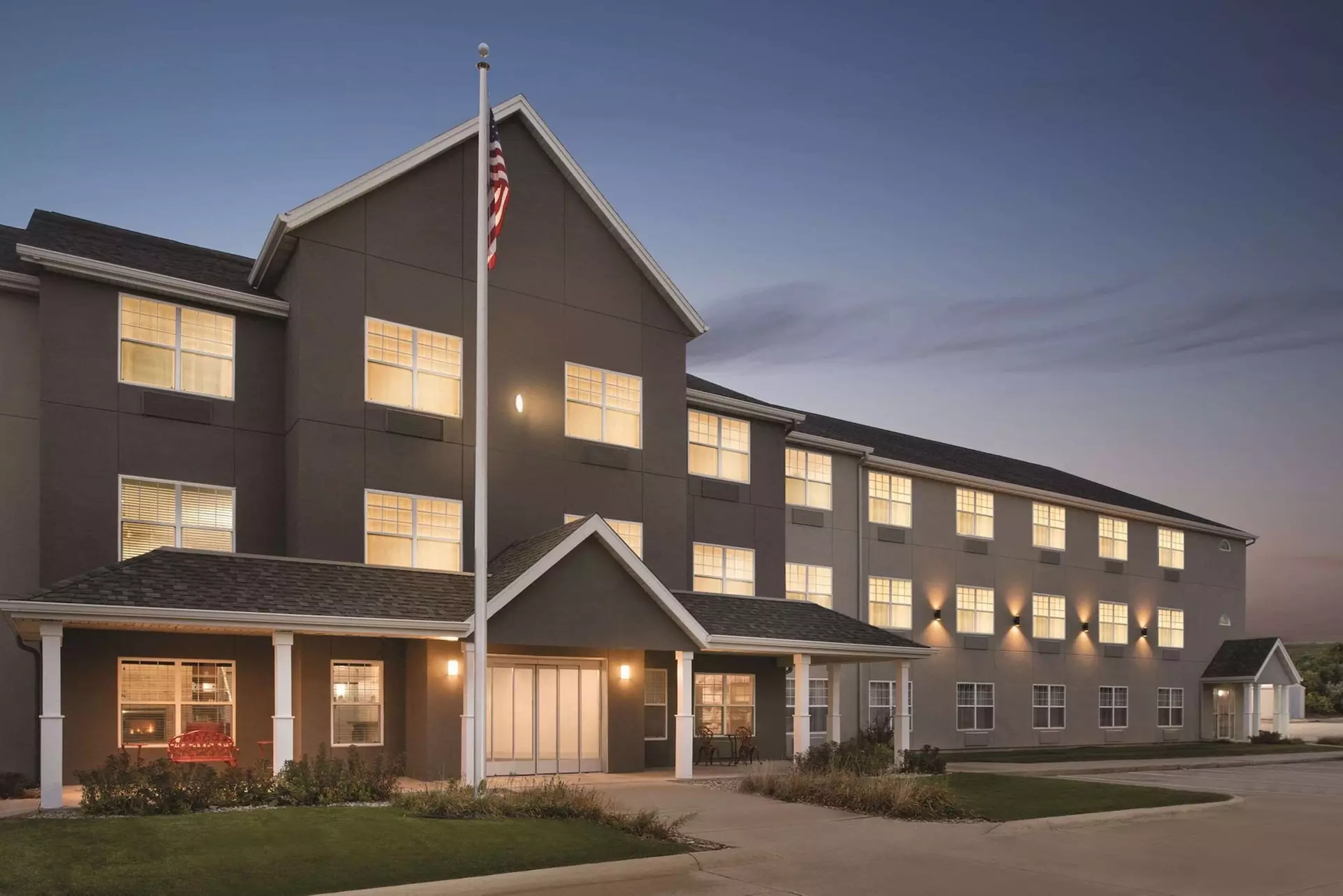 Country Inn & Suites by Radisson, Cedar Falls, IA - Primary Image