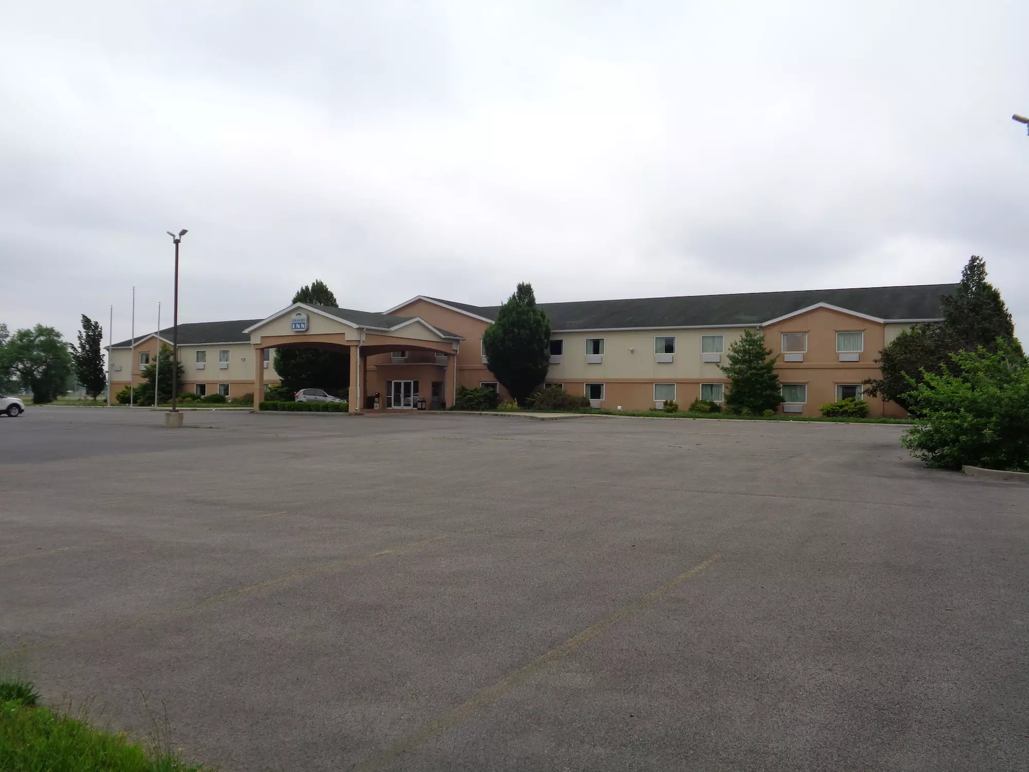 Fairgrounds Inn - Primary Image