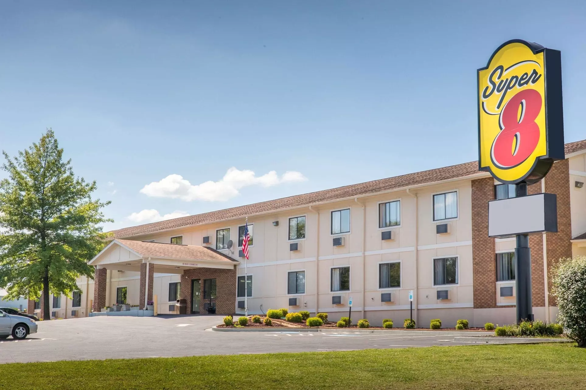 Super 8 by Wyndham Danville - Primary Image