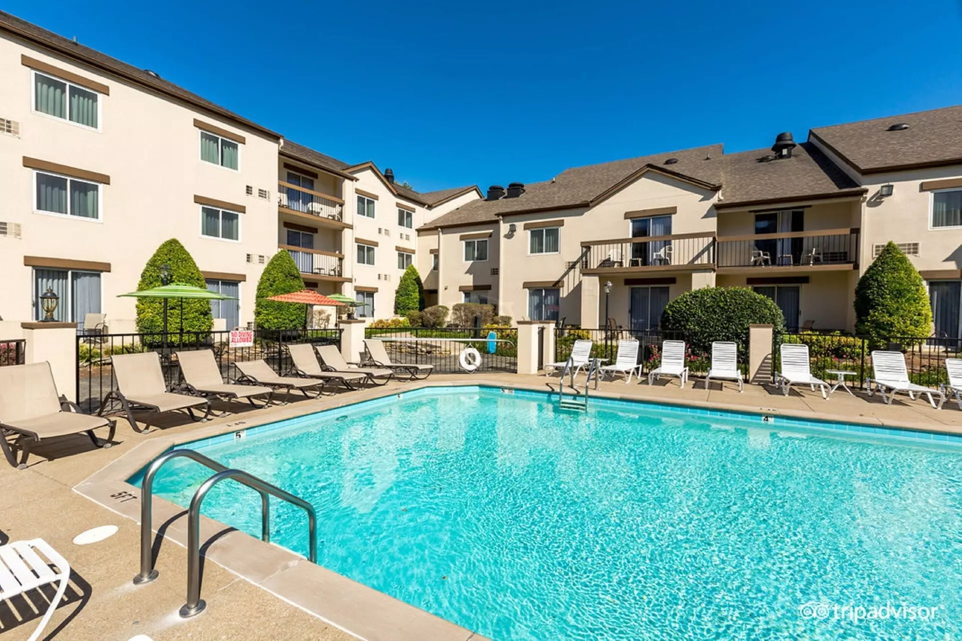 Club - Hotel Nashville Inn & Suites - Primary Image