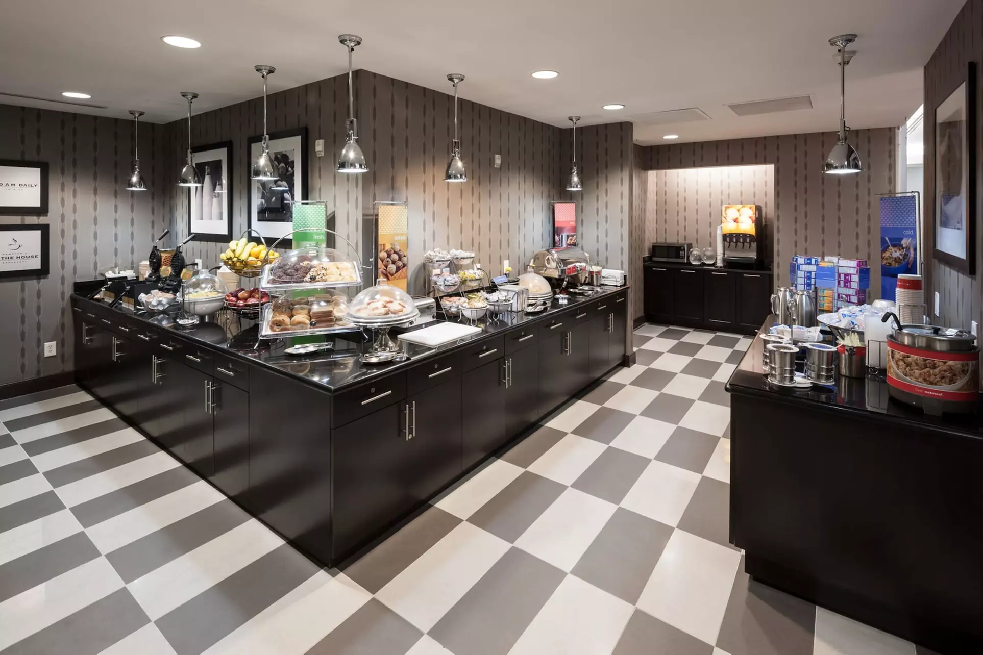 Hampton Inn San Diego-Downtown - Primary Image